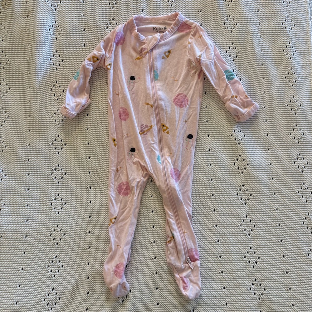 Kyte BABY Pink Astronaut Zippered Footie